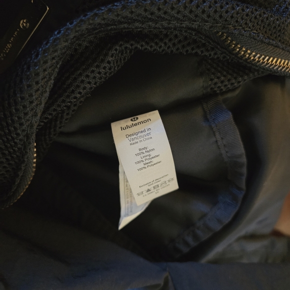 Lululemon On My Level 2.0 Water Repellent 30L Black Gold Gym Yoga Tote Bag - Picture 12 of 16